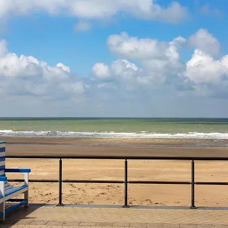 Near Dunes And Sea Dyke, Cleaning Included Middelkerke